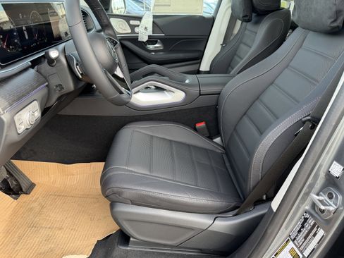 New 2026 Mercedes-Benz GLS 450 4MATIC image 18