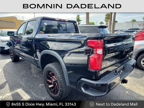 Used 2022 Chevrolet Silverado 1500 ZR2 w/ Technology Package image 3