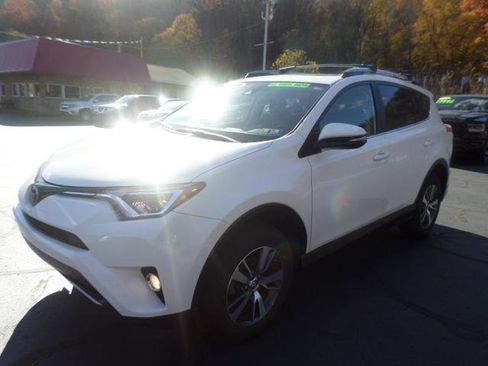 Used 2018 Toyota RAV4 XLE image 3