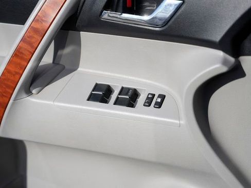 Used 2009 Toyota Highlander Limited image 30