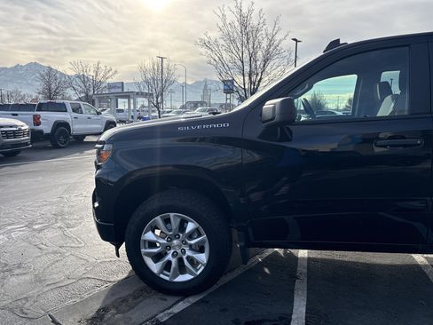 New 2025 Chevrolet Silverado 1500 Custom image 9