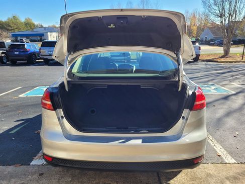 Used 2017 Ford Focus SE image 14