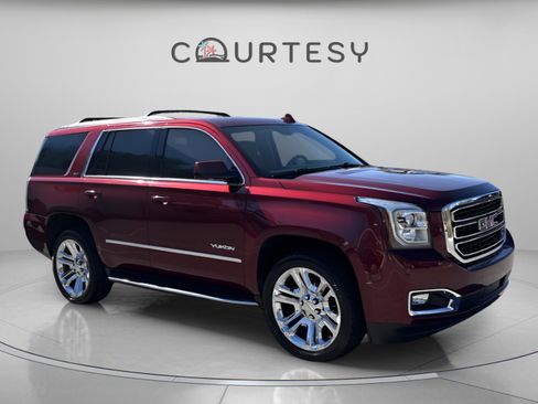 Used 2017 GMC Yukon SLT w/ Premium Edition image 10