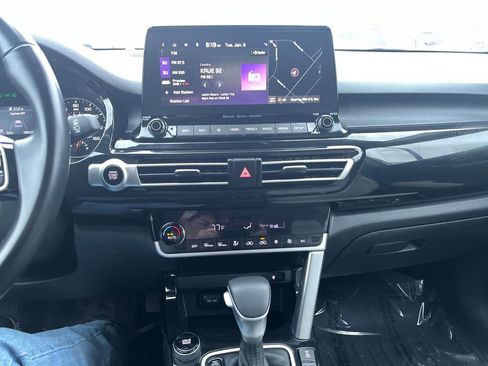 Used 2023 Kia Seltos EX image 19