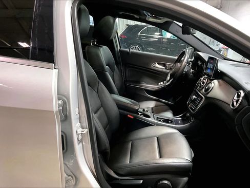 Used 2016 Mercedes-Benz GLA 250 4MATIC image 8