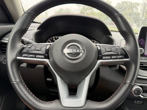 Used 2025 Nissan Altima 2.5 SR AWD/4WD image 13