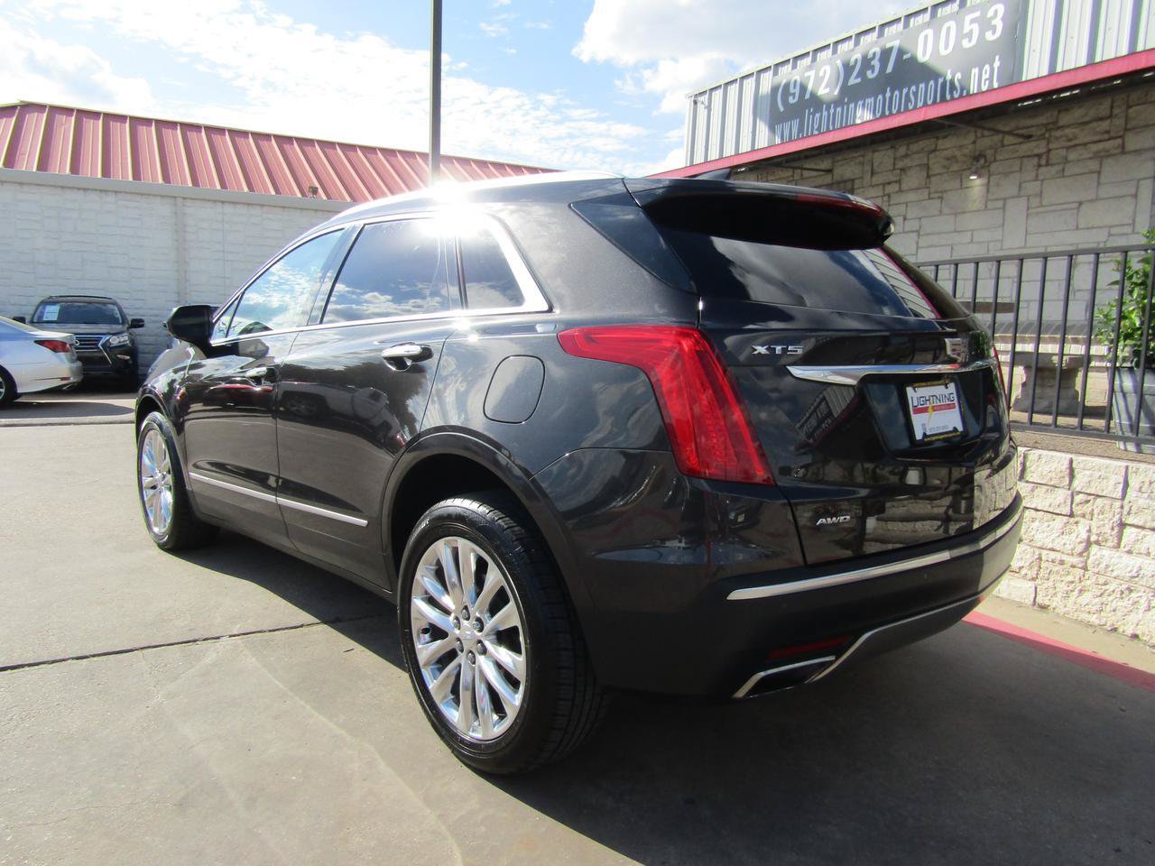 Used 2018 Cadillac XT5 Platinum AWD/4WD image 3