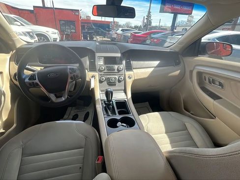 Used 2018 Ford Taurus SE image 10