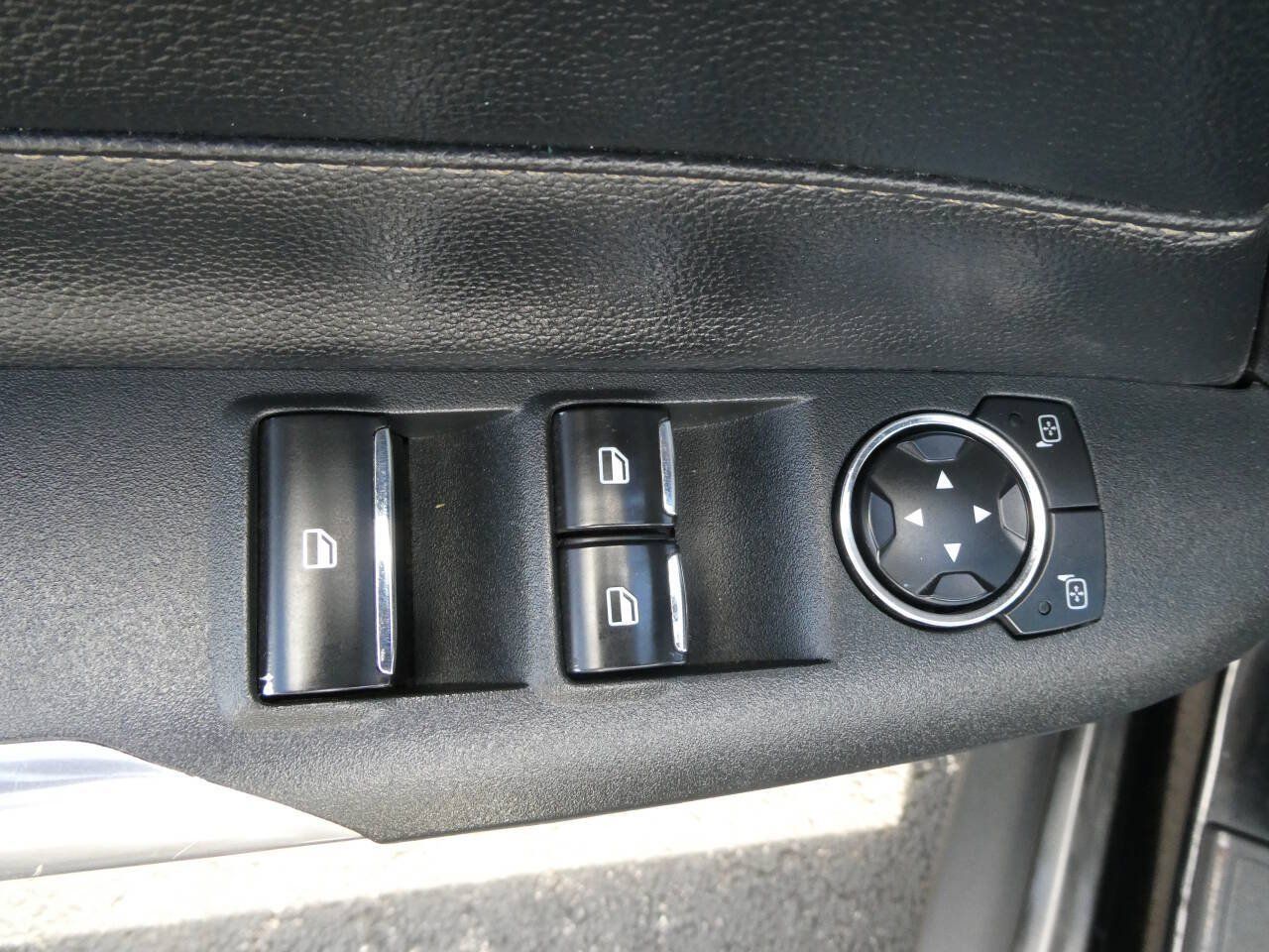 Used 2019 Ford Mustang Premium RWD image 32