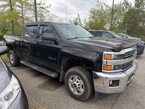 Used 2015 Chevrolet Silverado 2500 LT w/ LT Convenience Package AWD/4WD image 2