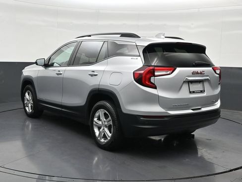 Used 2022 GMC Terrain SLE w/ Driver Convenience Package AWD/4WD image 3