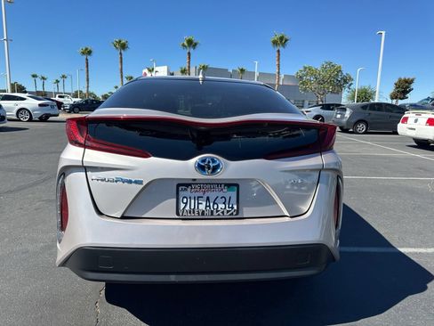 Used 2022 Toyota Prius Prime XLE FWD image 8