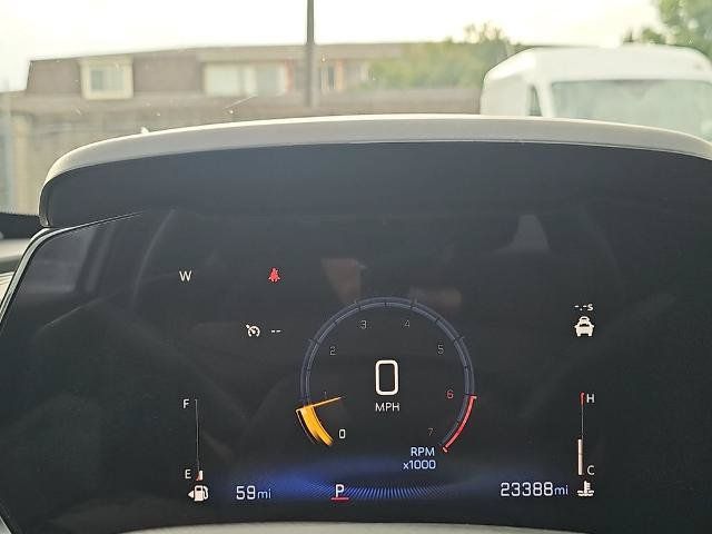 Used 2025 Chevrolet Trax LT w/ LT Convenience Package FWD image 19