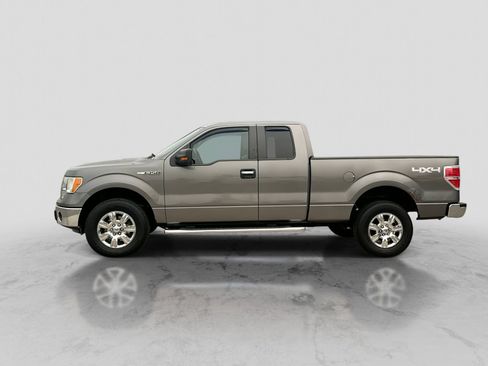 Used 2011 Ford F150 XLT w/ XLT Chrome Pkg AWD/4WD image 3