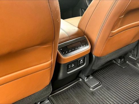 Used 2024 Nissan Pathfinder Platinum w/ Cargo Package image 10