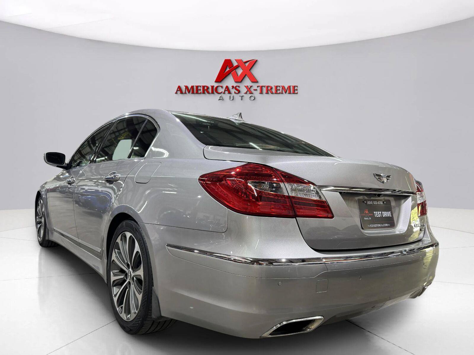 Used 2013 Hyundai Genesis 5.0 R-Spec RWD image 6