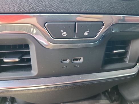 Certified 2025 GMC Sierra 3500 Denali Ultimate AWD/4WD image 19