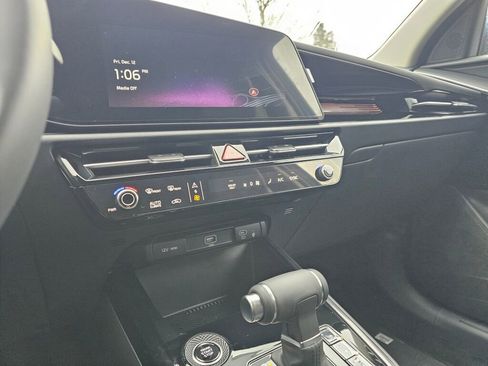 New 2026 Kia Niro EX image 16