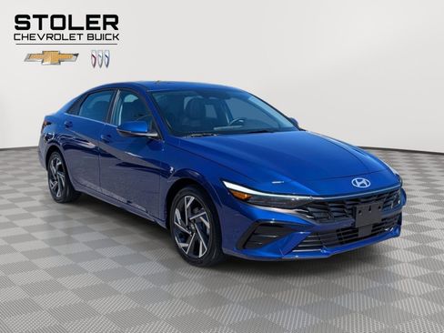 Used 2025 Hyundai Elantra Limited image 7