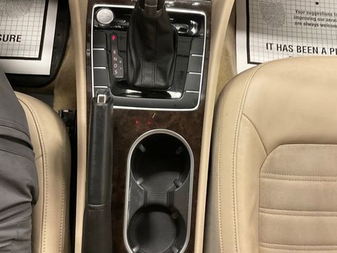 Used 2015 Volkswagen Passat TDI SEL Premium image 29