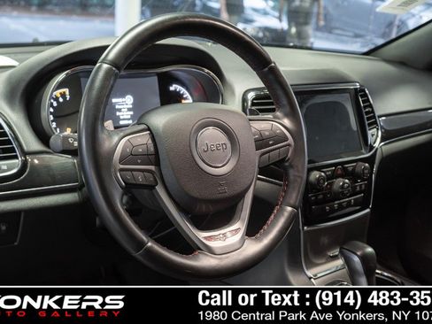 Used 2019 Jeep Grand Cherokee Trailhawk w/ Trailhawk Luxury Group AWD/4WD image 14