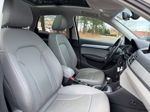 Used 2017 Audi Q3 2.0T Premium image 24