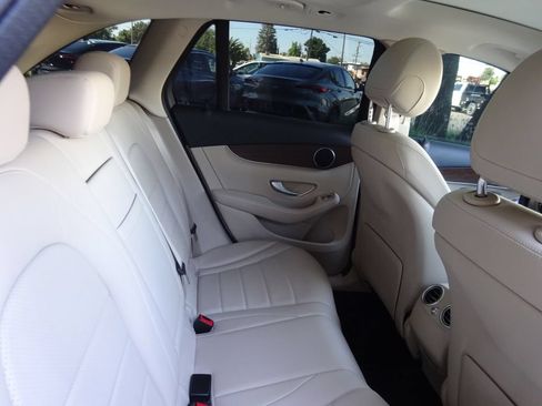 Used 2022 Mercedes-Benz GLC 300 image 23