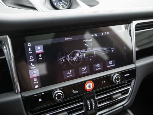 New 2026 Porsche Macan AWD/4WD image 15