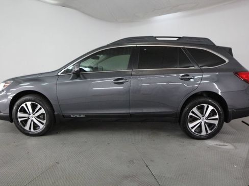 Used 2018 Subaru Outback 3.6R Limited AWD/4WD image 4