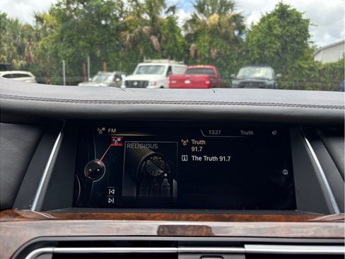Used 2015 BMW 750Li RWD image 31