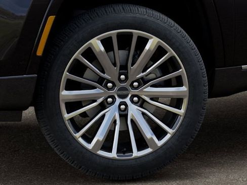 New 2025 Jeep Wagoneer L Series II image 8