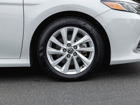 Certified 2022 Toyota Camry LE w/ Carpet Mat Package (TMS) FWD image 4