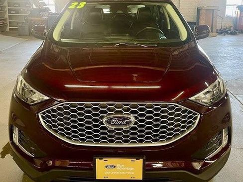 Certified 2023 Ford Edge SEL w/ Convenience Package AWD/4WD image 2