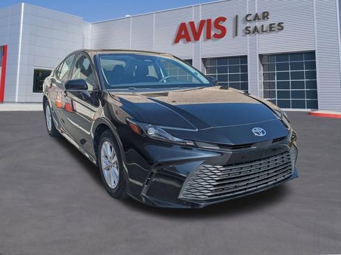 Used 2025 Toyota Camry LE FWD image 3