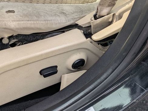 Used 2017 Dodge Journey SXT w/ Comfort/Convenience Group image 16