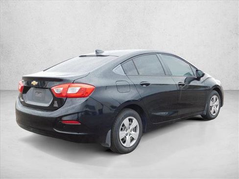 Used 2017 Chevrolet Cruze LS image 5