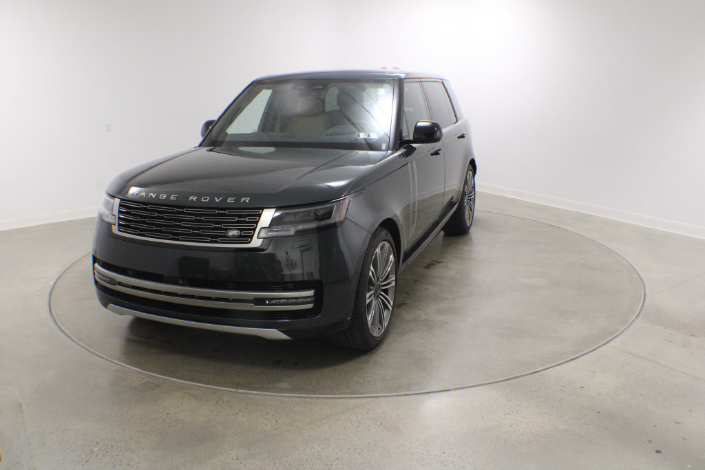 Used 2026 Land Rover Range Rover Long Wheelbase SE AWD/4WD image 1