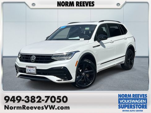 Certified 2023 Volkswagen Tiguan SE R-Line image 1