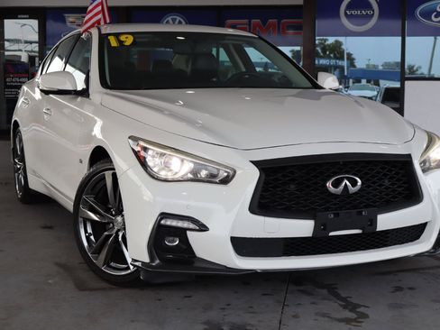 Used 2019 INFINITI Q50 Signature Edition image 2