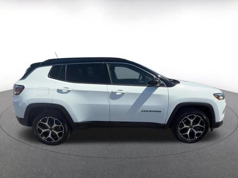 Used 2025 Jeep Compass Limited AWD/4WD image 16