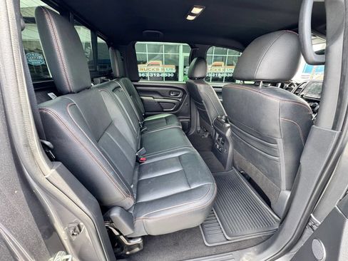 Used 2020 Nissan Titan PRO-4X w/ Pro-4x Convenience Package AWD/4WD image 8