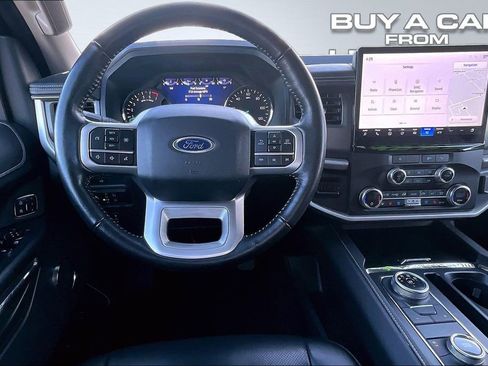 Used 2024 Ford Expedition XLT image 5