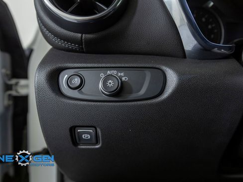 Used 2019 Chevrolet Blazer LT image 13