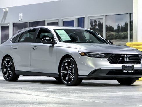 Used 2024 Honda Accord Sport image 6