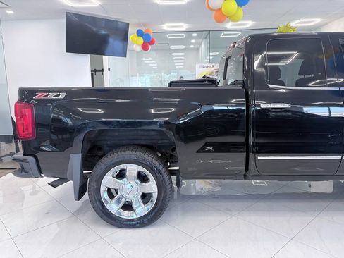 Used 2017 Chevrolet Silverado 1500 LTZ Z71 w/ LTZ Plus Package AWD/4WD image 8