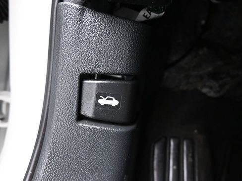 Used 2020 Nissan Altima 2.0 Platinum FWD image 28