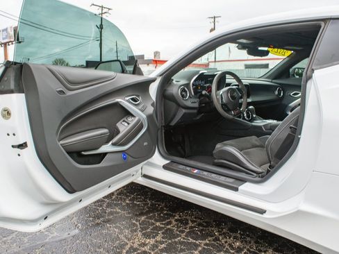 Used 2023 Chevrolet Camaro SS image 7