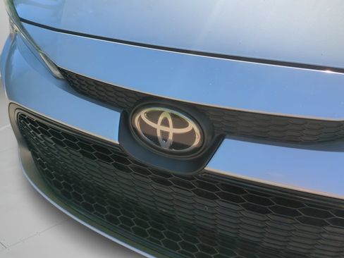 Used 2021 Toyota Corolla LE FWD image 21