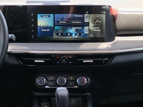 New 2025 Nissan Kicks SV w/ Illumination Package image 21