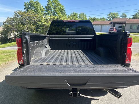 Used 2026 Chevrolet Silverado 2500 LT w/ Z71 Chrome Sport Edition AWD/4WD image 5